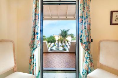 Superior Triple  Room with Pool View 7