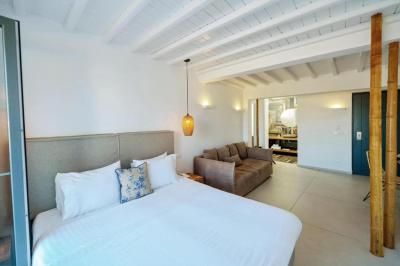 Superior Double or Twin Room with Sea View 4