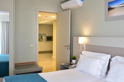 Premium Two-Bedroom Apartment with Balcony and Pool View 5