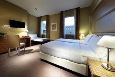 Deluxe Twin Room 6