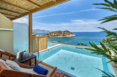 Chambre Double Sup&eacute;rieure avec Piscine Individuelle&nbsp;-&nbsp;Vue sur Mer 2