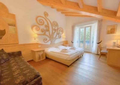 Superior Double or Twin Room with Balcony (2 Adults) 2