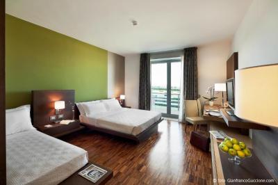 Deluxe Double Room 4