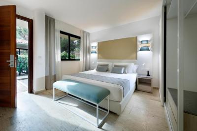 Signature Level Bungalow Deluxe 4