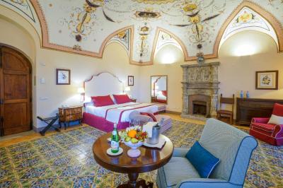 Deluxe Suite with Terrace and Sea View 9