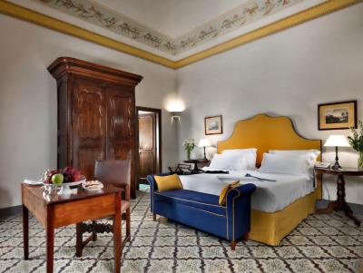 Deluxe Double or Twin Room with Sea View 10
