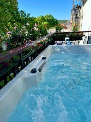 King Room with Spa Bath 10