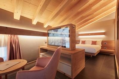 Suite with Mountain View 3