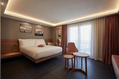 Deluxe Triple Room 5