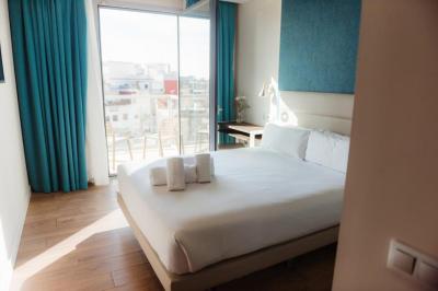 Double Room with Balcony 3