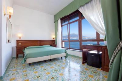 Double Room with Sea View 2