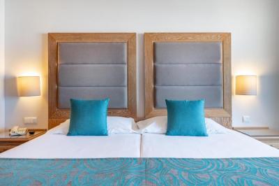 Habitaci&oacute;n Doble B&aacute;sica - 2 camas 12