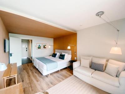 Deluxe Double Room with Terrace 7