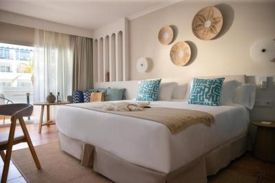 Deluxe Double or Twin Room 1