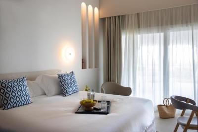 Grand Suite with Private Pool and Garden 7