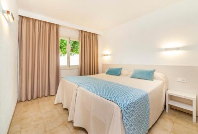 One-Bedroom Apartment (3 Adults) 3
