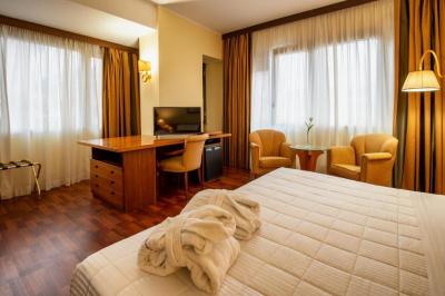 Deluxe Twin Room 6