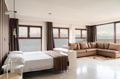Suite with Sea View 7