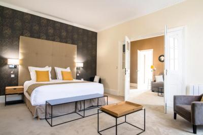 Deluxe Suite 6