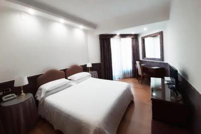 Economy Triple Room 9