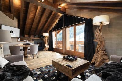 Deluxe Suite with Spa Bath 9