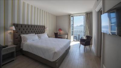 Double or Twin Room with Lake View 1