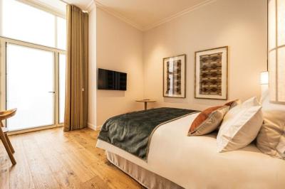 Double or Twin Room with Pool View 7