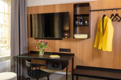 Medium Double Room 2