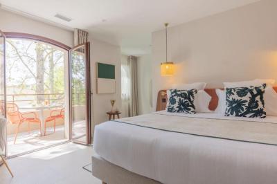 Deluxe Double or Twin Room 4