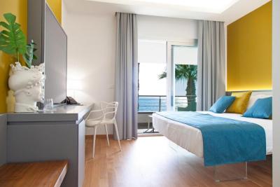 Deluxe Room (2 Adults + 1 Child) 4