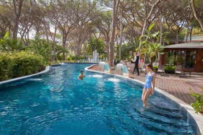 Superior Double or Twin Room with Garden View 2