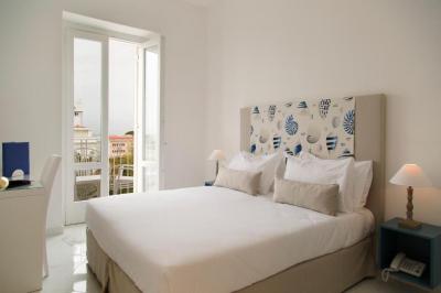 Superior Double or Twin Room with Sea View 6