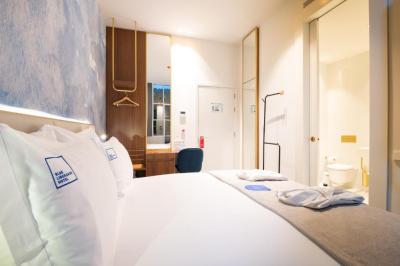Classic Double or Twin Room with Interior View 4
