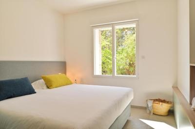 Three-Bedroom Apartment 16