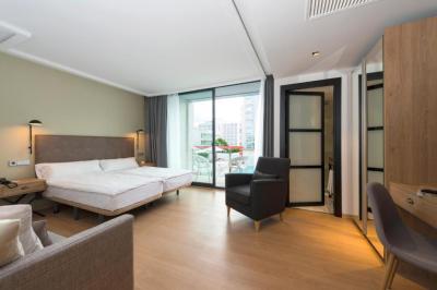 Double Room with Balcony 2