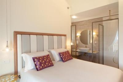 Superior Queen Room 1