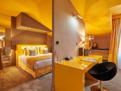 Deluxe Double or Twin Room 4