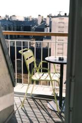 Double Room with City View - Top Floor 4