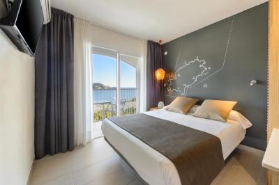 Double Room with Sea View 6