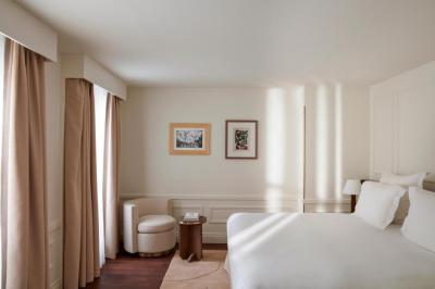 Deluxe Suite 3
