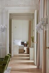 Grand Prestige Suite 7