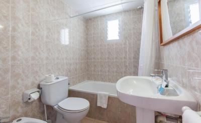 Economy One-Bedroom Apartment (2 adults) 1