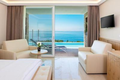 Suite with Sauna and Infinity Pool 3