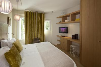 Standard Doppel-/Zweibettzimmer mit Stra&szlig;enblick 3