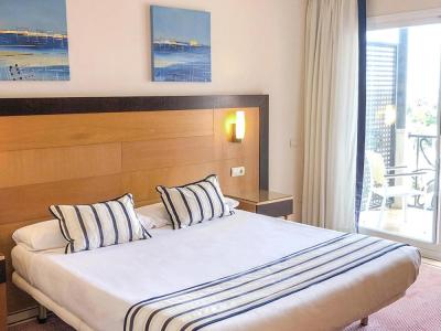Deluxe Double or Twin Room 1