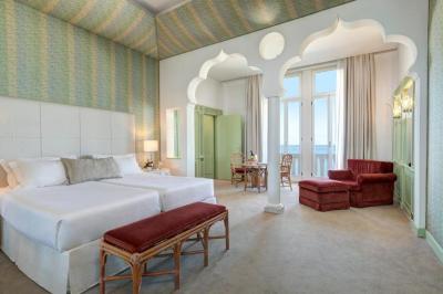 Suite with Sea View 6