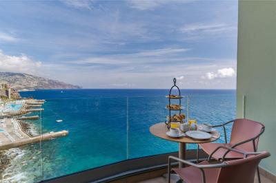 Superior Double or Twin Room with Sea View (2 Adults + 1 Child) 7
