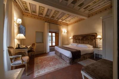 Deluxe Double Room 2