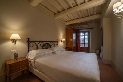 Small Classic Double or Twin Room 5