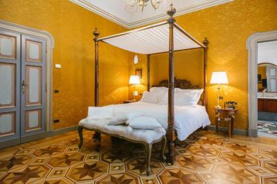 Deluxe Room 5